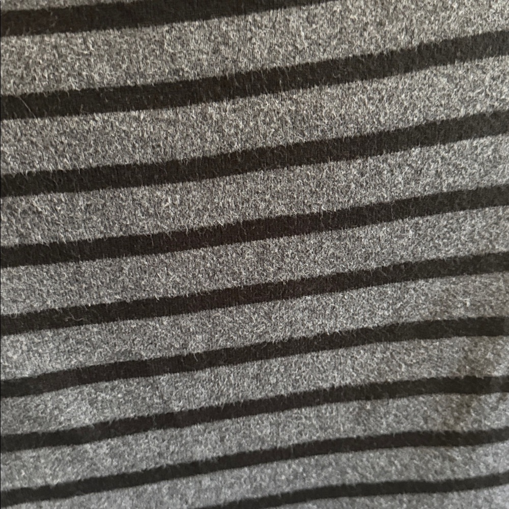 Uniqlo Gray and Black Striped Boatneck Long-Sleeve Top Women’s Size Small SML - Picture 5 of 6